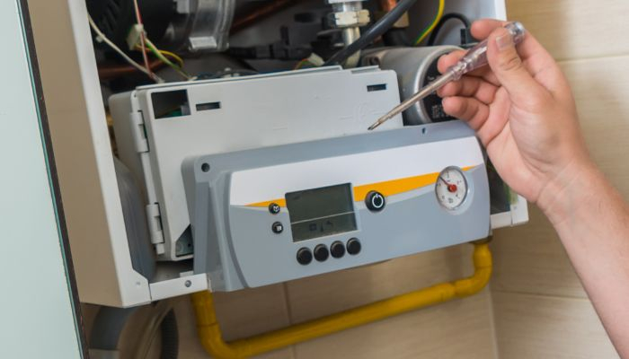 Konserwacja instalacji gazowej Kraków - autoryzowany serwis gazowy podczas przeglądu technicznego kotła i regulacji palników. Fachowe doradztwo i dobór urządzeń.